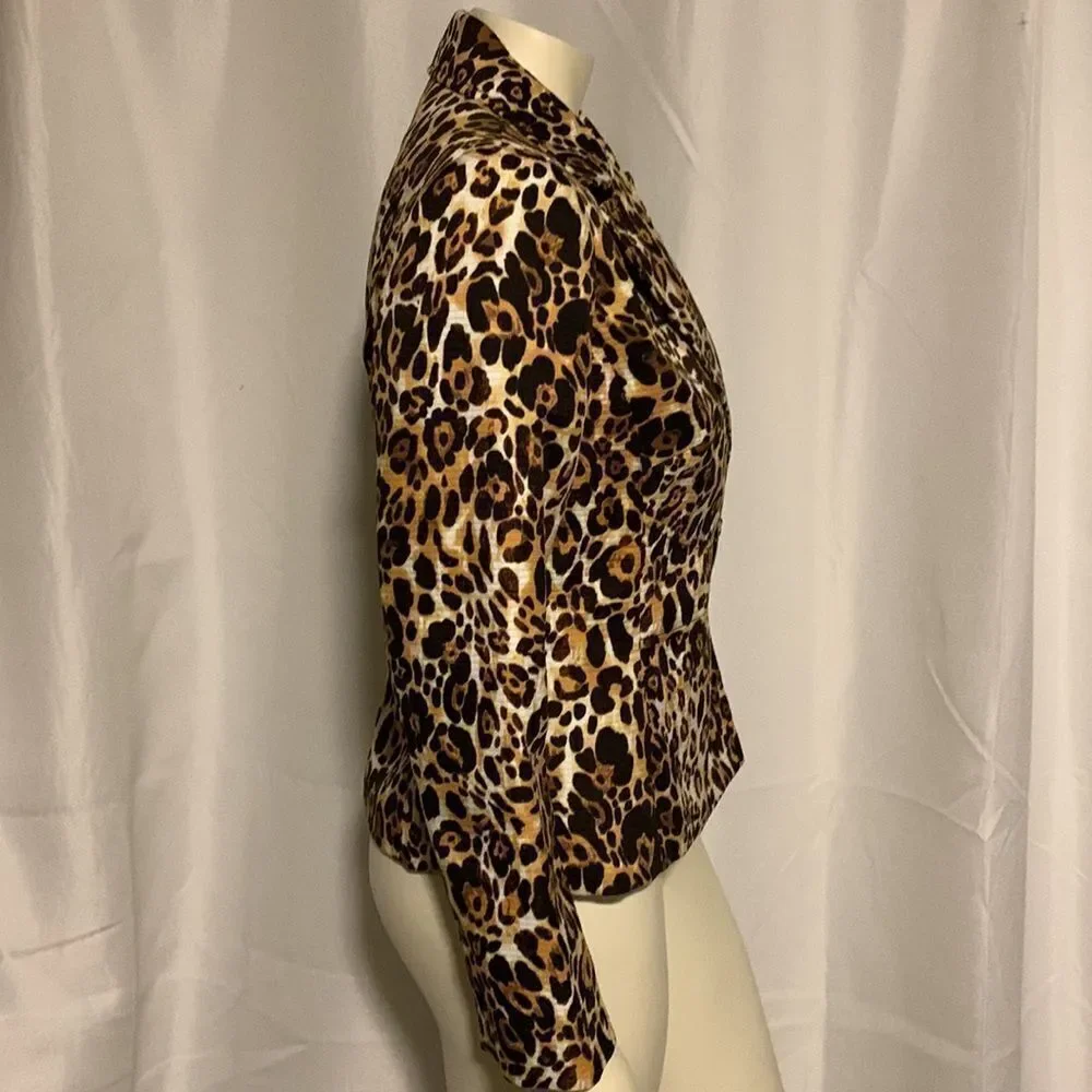 Vintage Isabella quilted animal print blazer jacket. Size 8‎